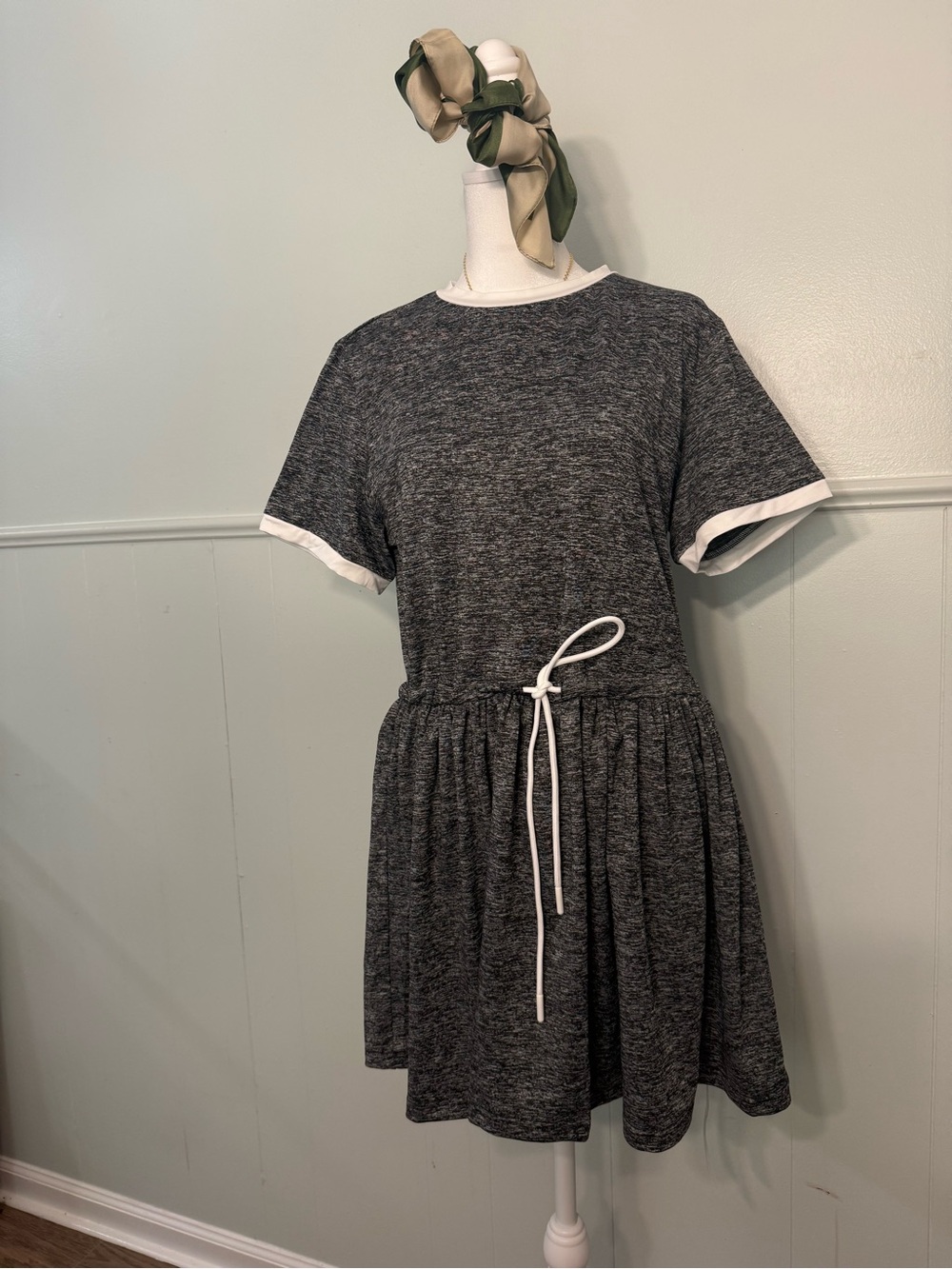 Heathered Black Short-Sleeve Drawstring Mini Dress Size L